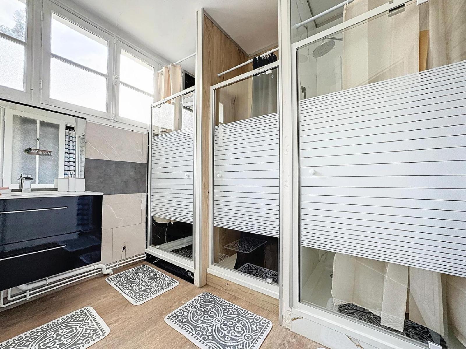 A1 Champagne Residence - 200 M2 14 Personnes 2 Toilets 4 Showers - Hyper Centre - Chalons En Champagne Ngoại thất bức ảnh